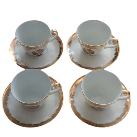 Vintage Bavaria Porzellain Fabrik Gold Rims Cups + Saucers, Set of 4 - Picture 1 of 10